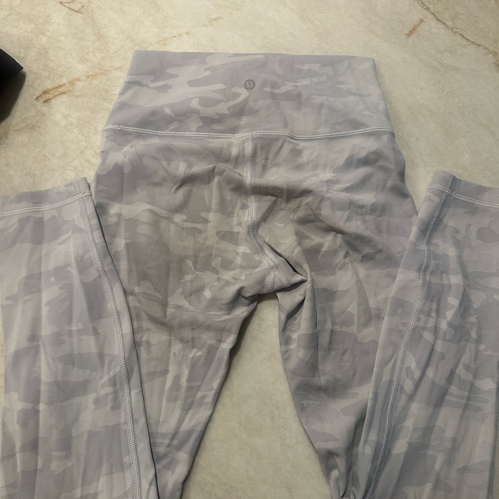 Lululemon camouflage leggings size 6